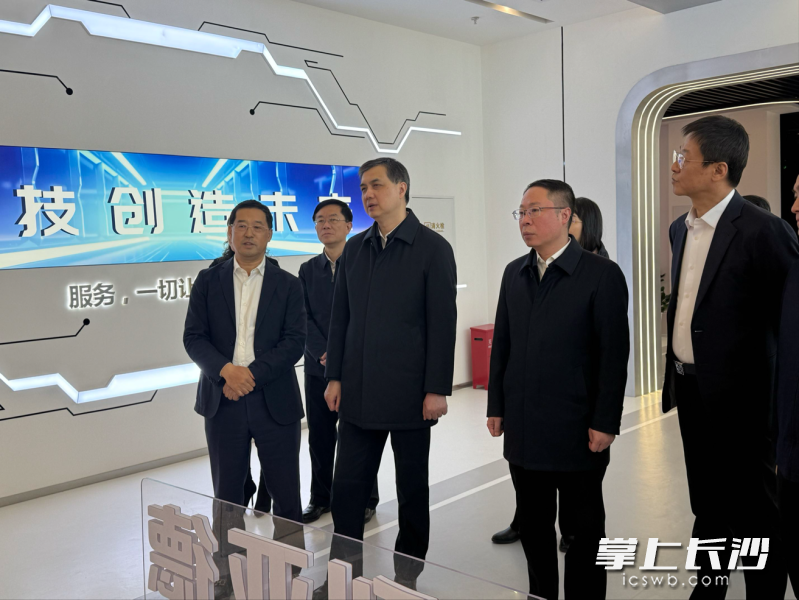 深化政企合作 | 湖南副省长、长沙市长周海兵一行走访利亚德集团北京总部